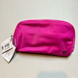 NWT Lululemon Everywhere Belt Bag - Sonic Pink